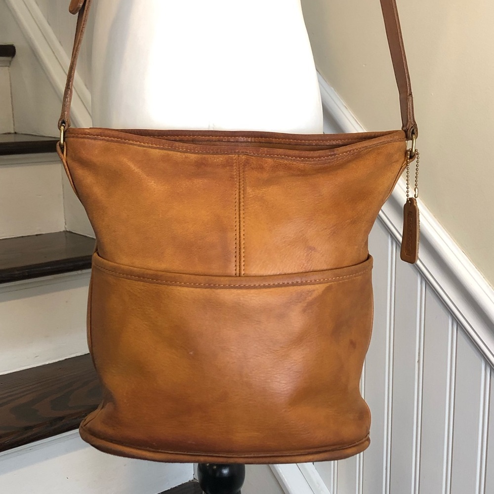 VINTAGE COACH British Tan Leather Bleeker Bucket Feeder Crossbody Bag
